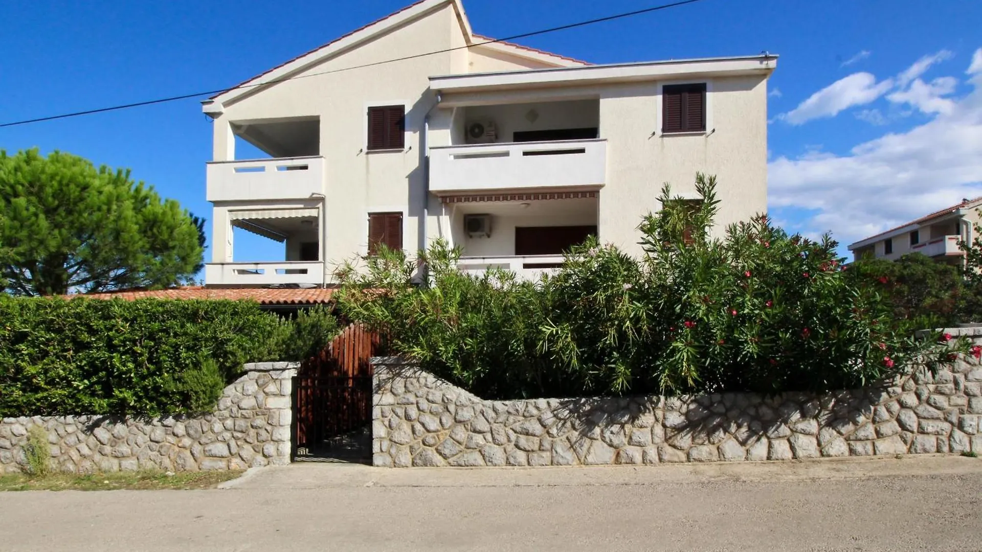 Studio Alex Punat 0*,  Croatia